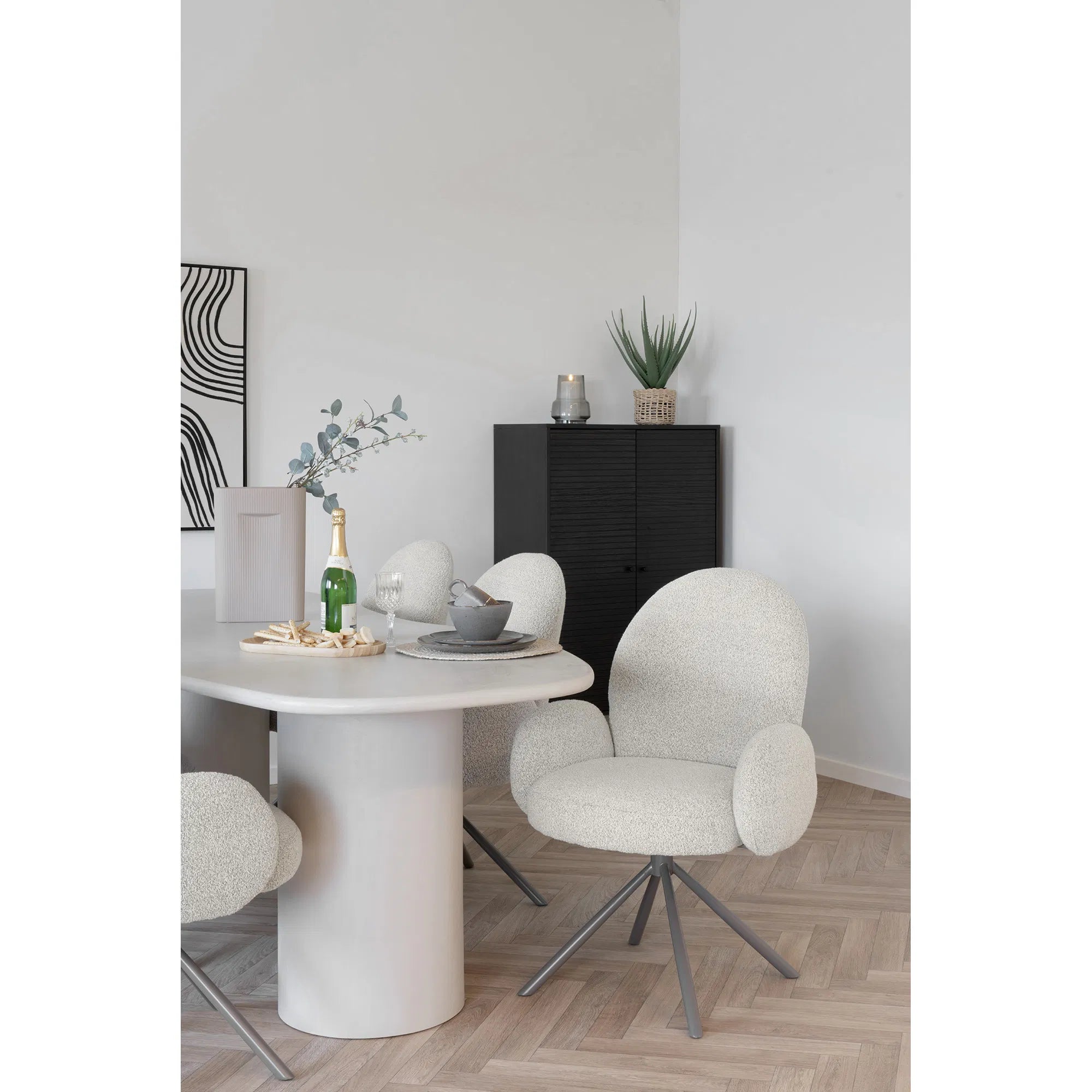 Lana Dining Chair – sandfärgad bouclé