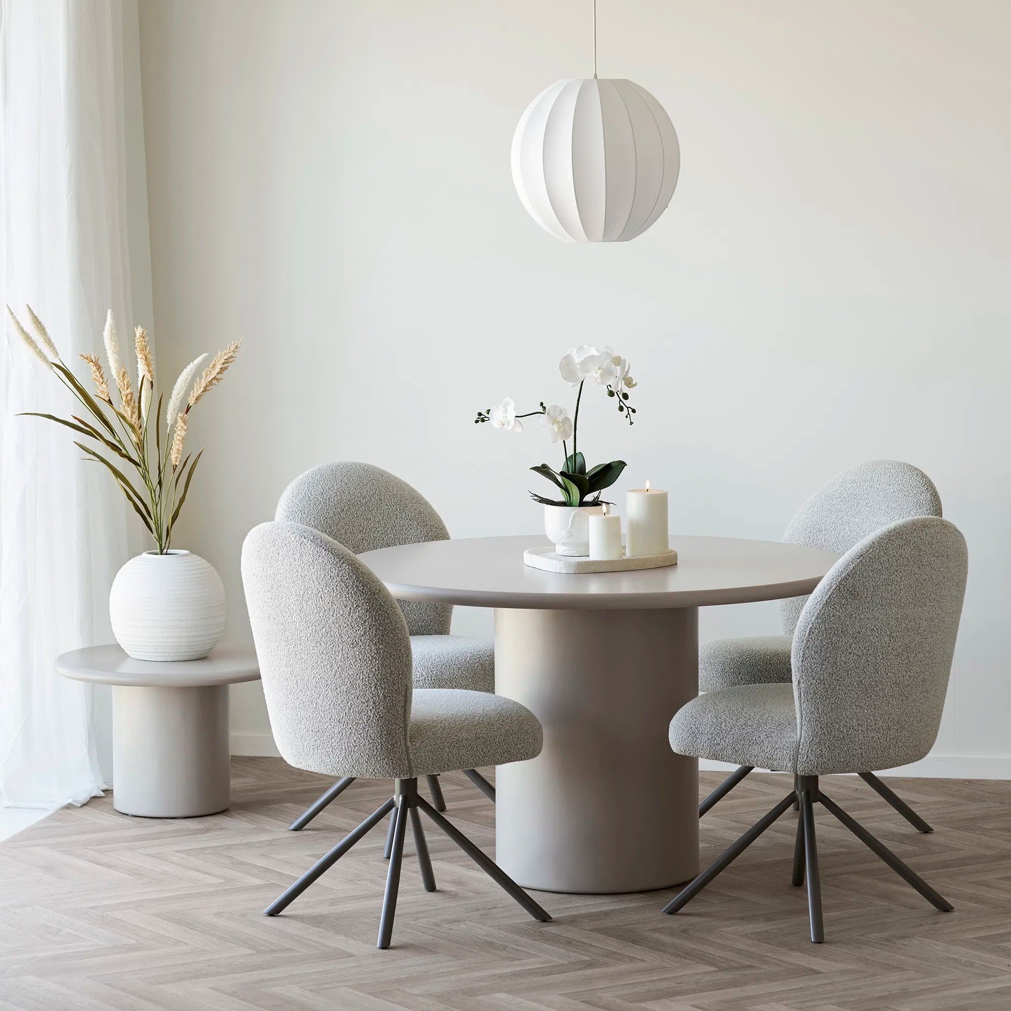 Lana Dining Chair – sandfärgad bouclé