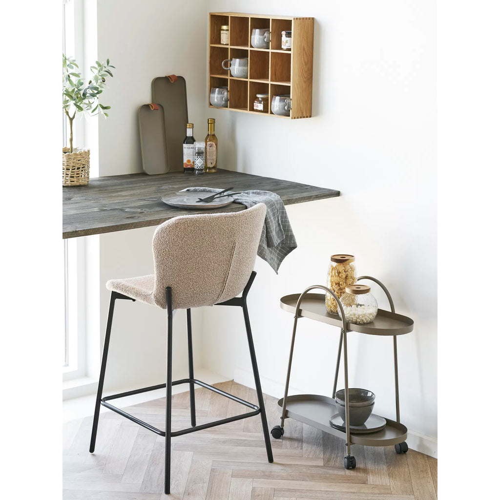 Maceda Counter Chair – stoppad counterstol i bouclé
