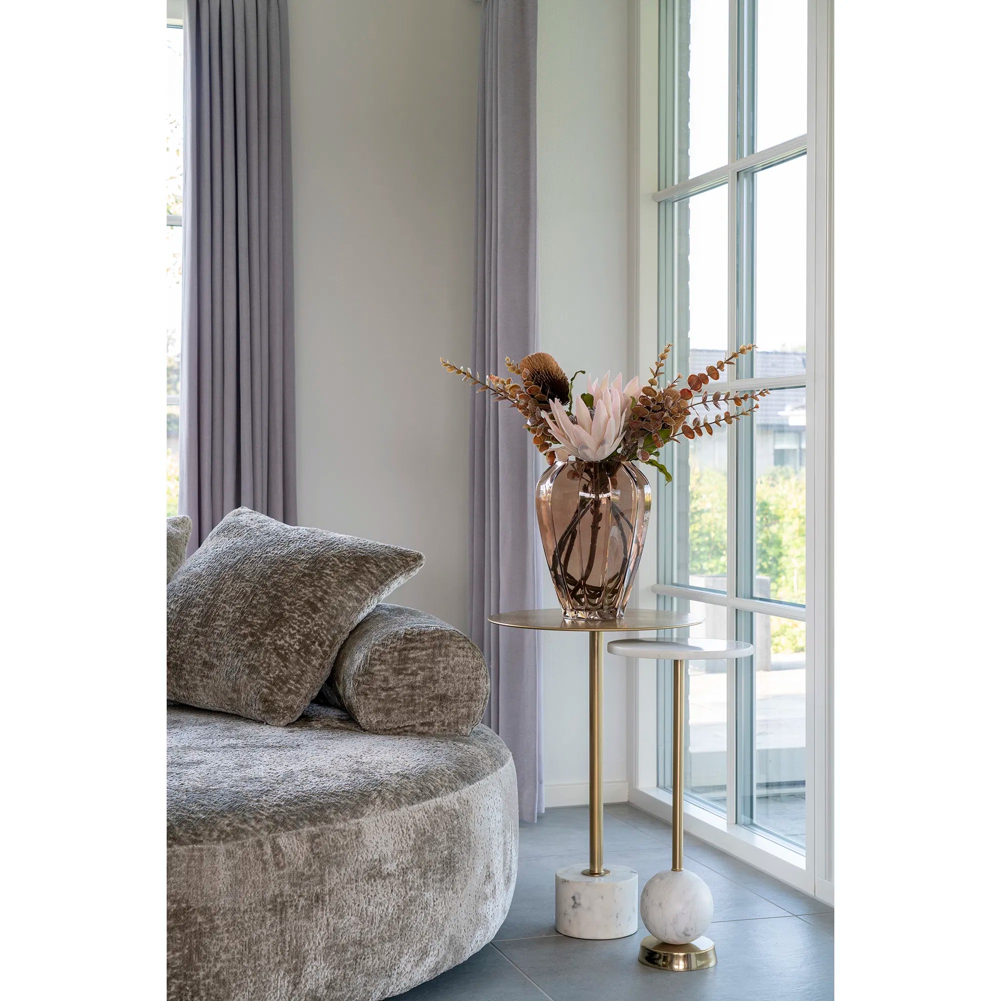 Salo sidobord – marmor och metall