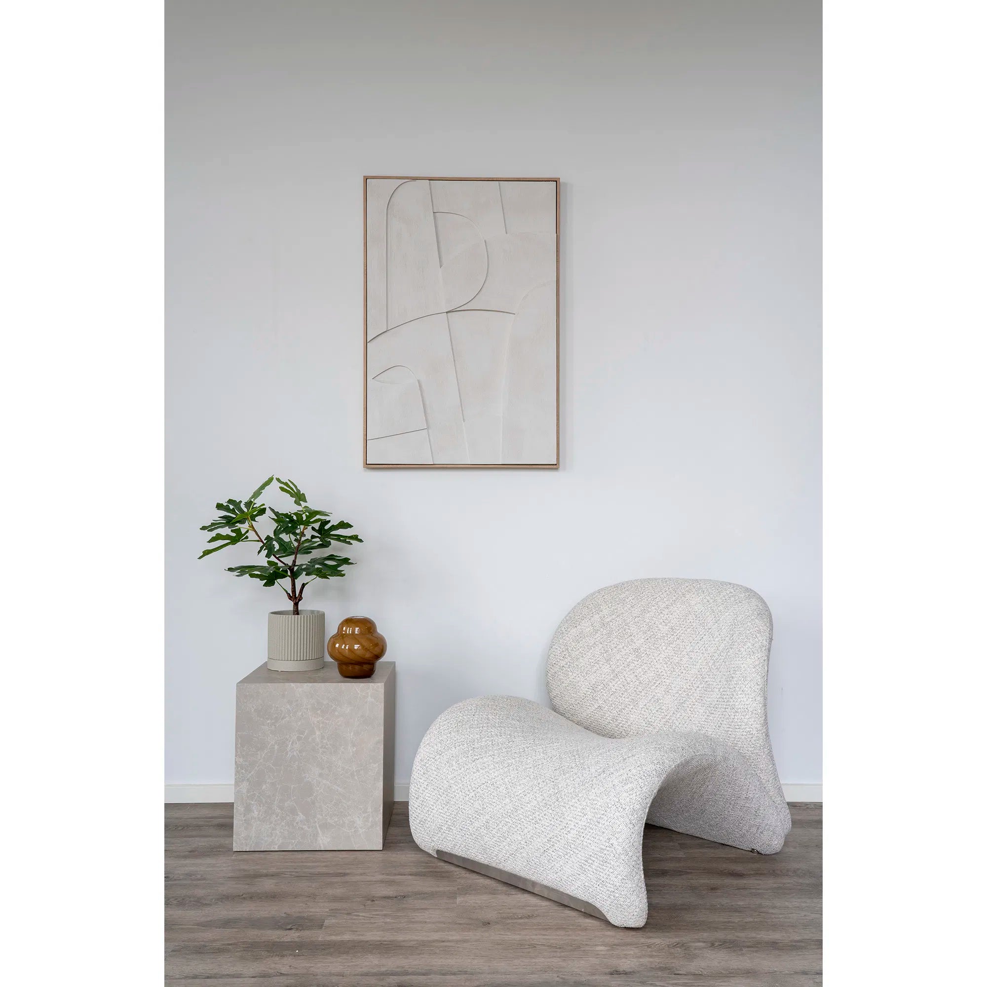 Prague – sidobord i beige marmorkänsla