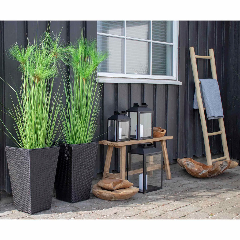 Dekorativ stege i teak