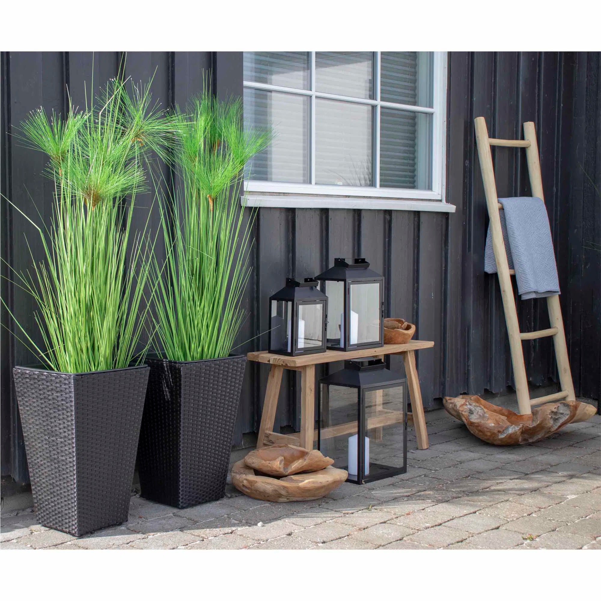 Dekorativ stege i teak