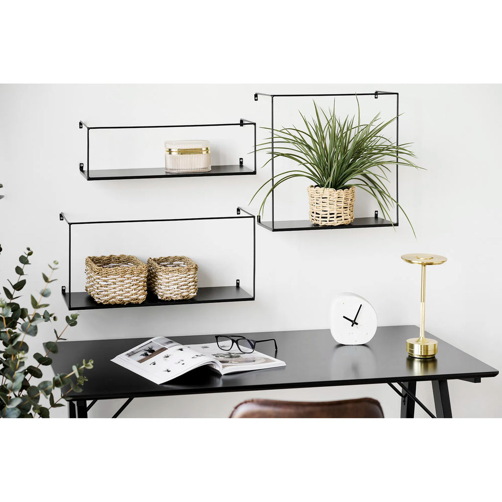 Elegant glasbox med mässingsdetalj – nude
