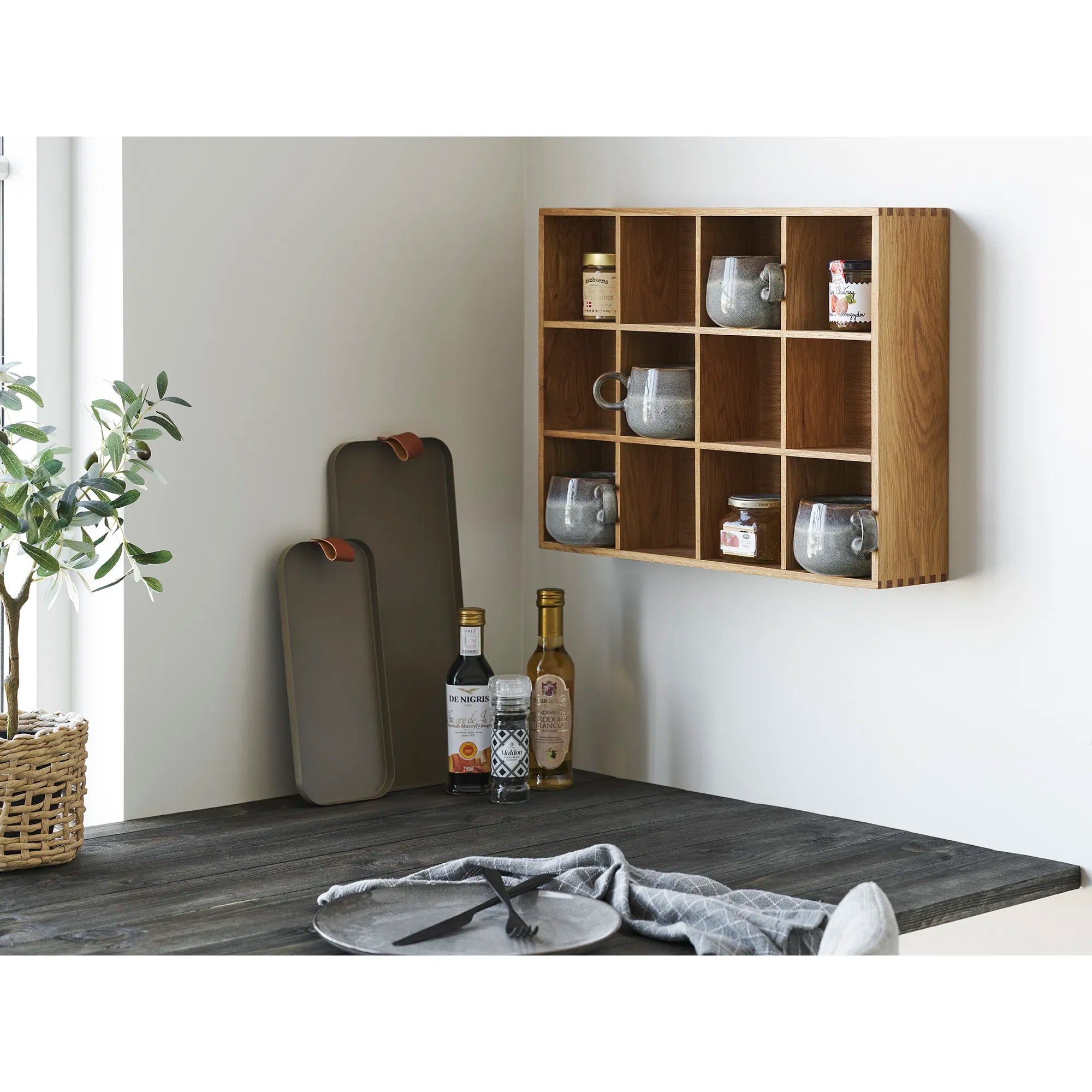 Linea serveringsbrickor – brunt stål (set om 2)