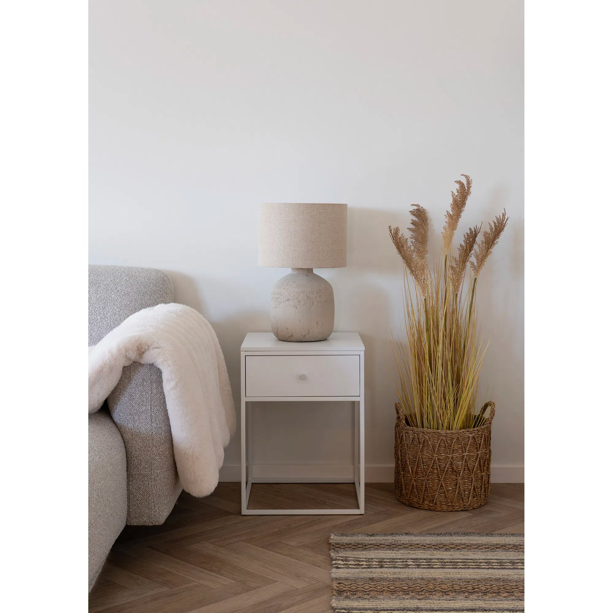 Bilby bordslampa – keramisk bordslampa med stenstruktur