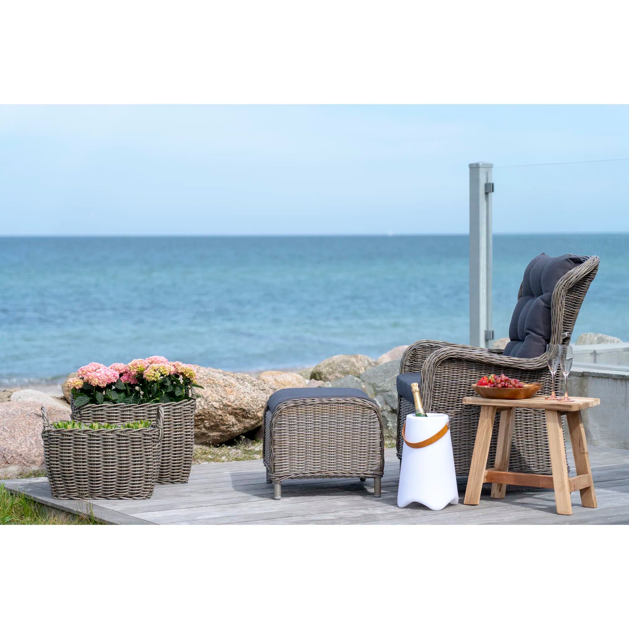 Bristol LED-vinkylare – uppladdningsbar vinkylare i vitt