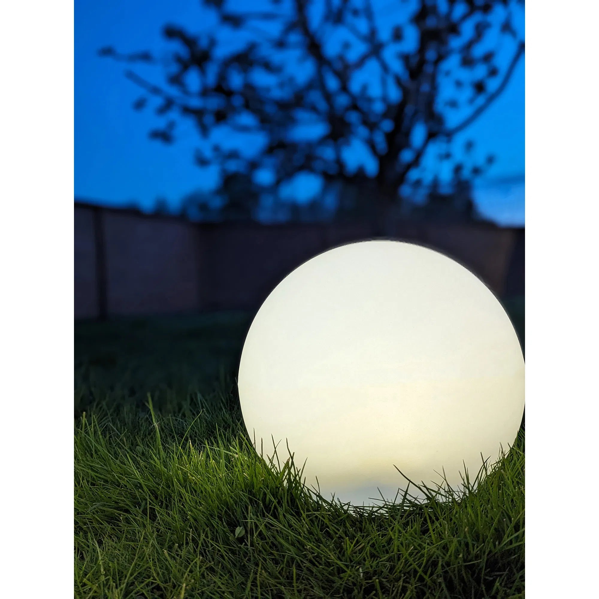 Lifton LED-lampa – vit solcellsbelysning för utomhusbruk
