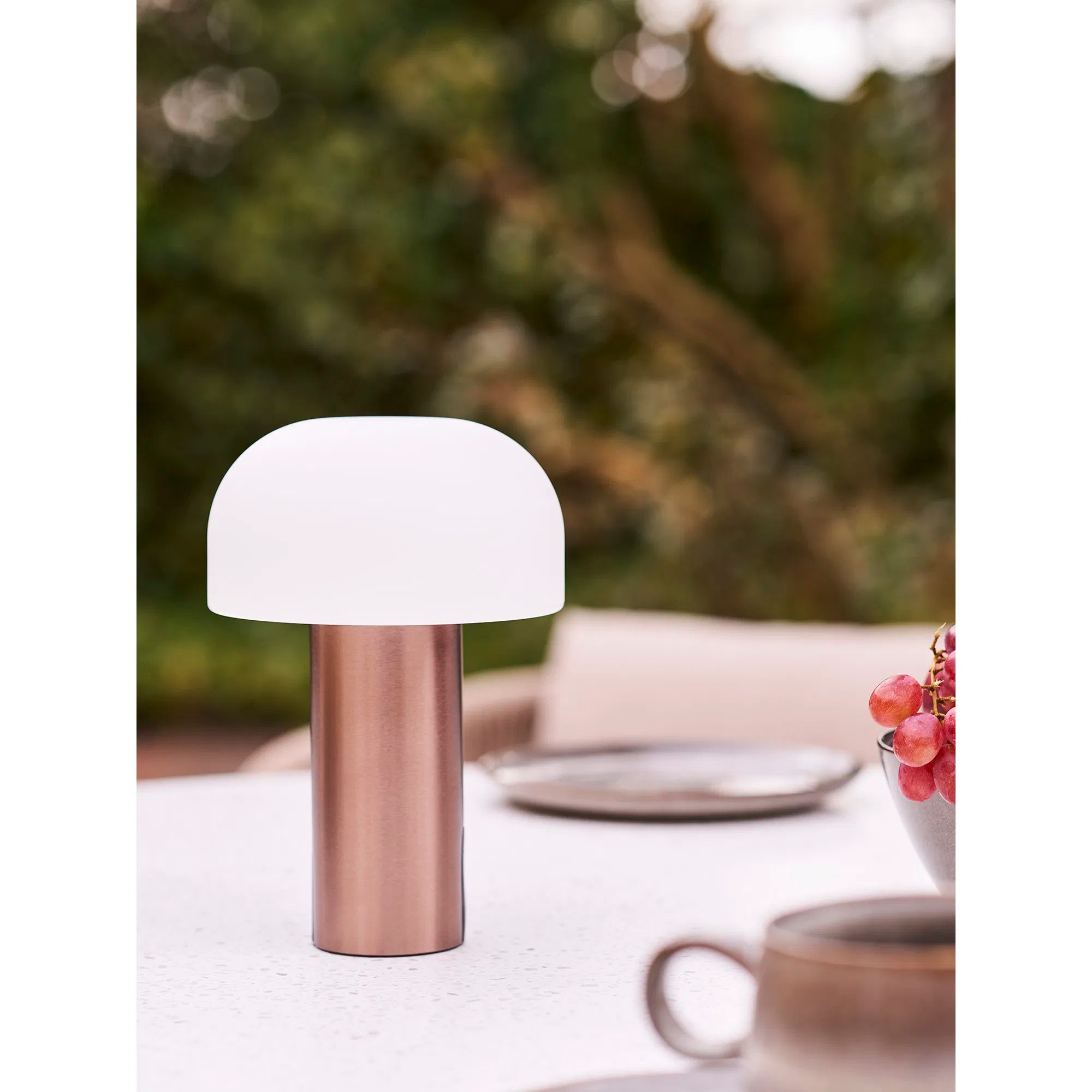 Soham LED-lampa – vit och kopparfärgad uppladdningsbar belysning
