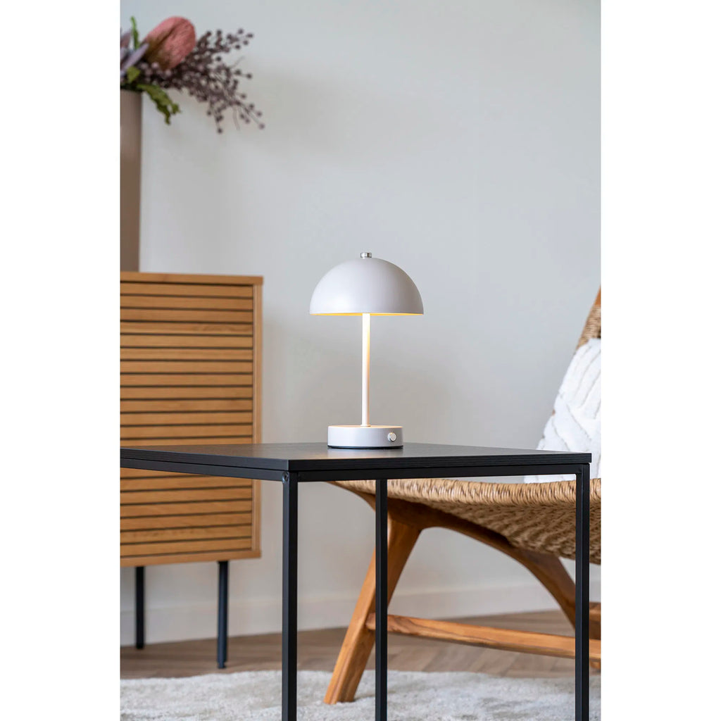 Holt bordslampa – uppladdningsbar LED-lampa i sandfärgad metall