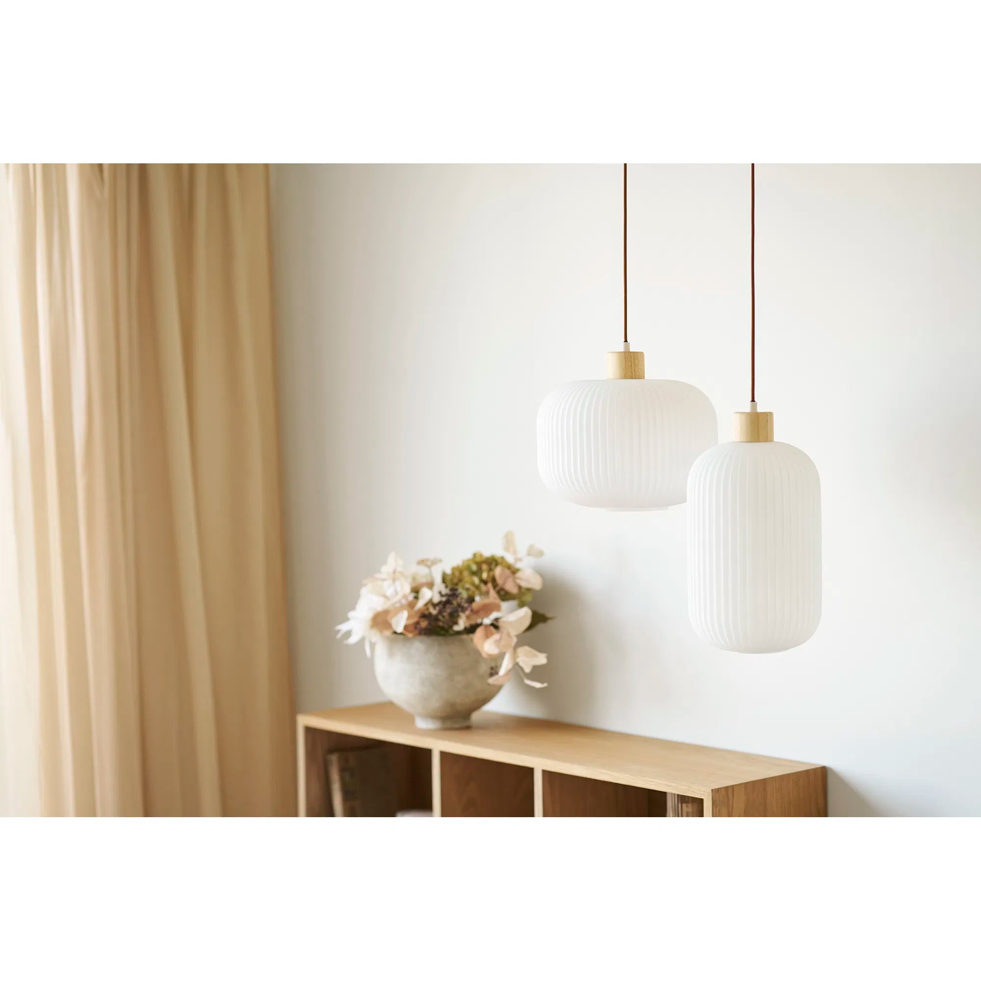 Argalo taklampa – vit pendel i glas & trä Ø20 cm