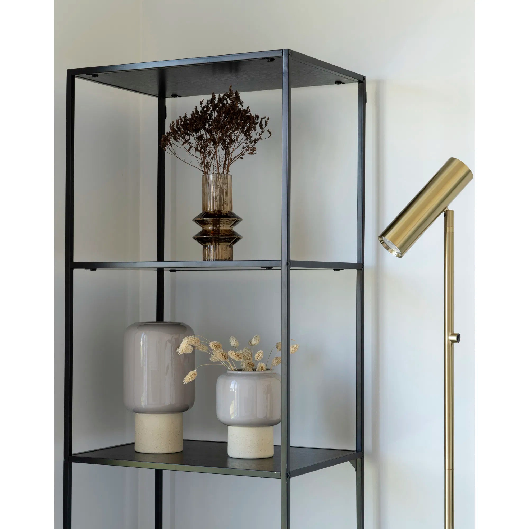 Paris golvlampa – elegant och riktbar belysning i mässing