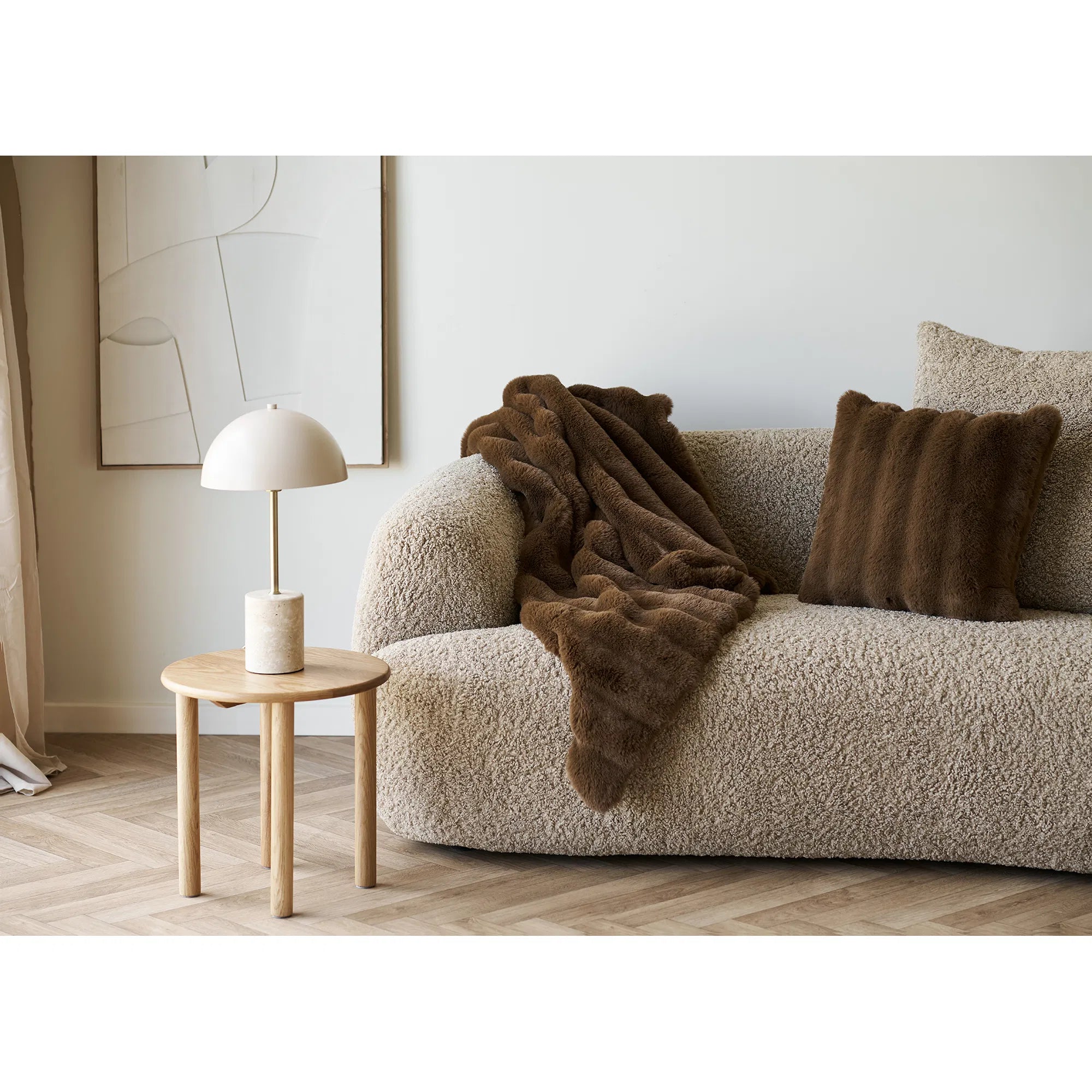 Sheffield bordslampa – elegant marmor- och metallampa i beige