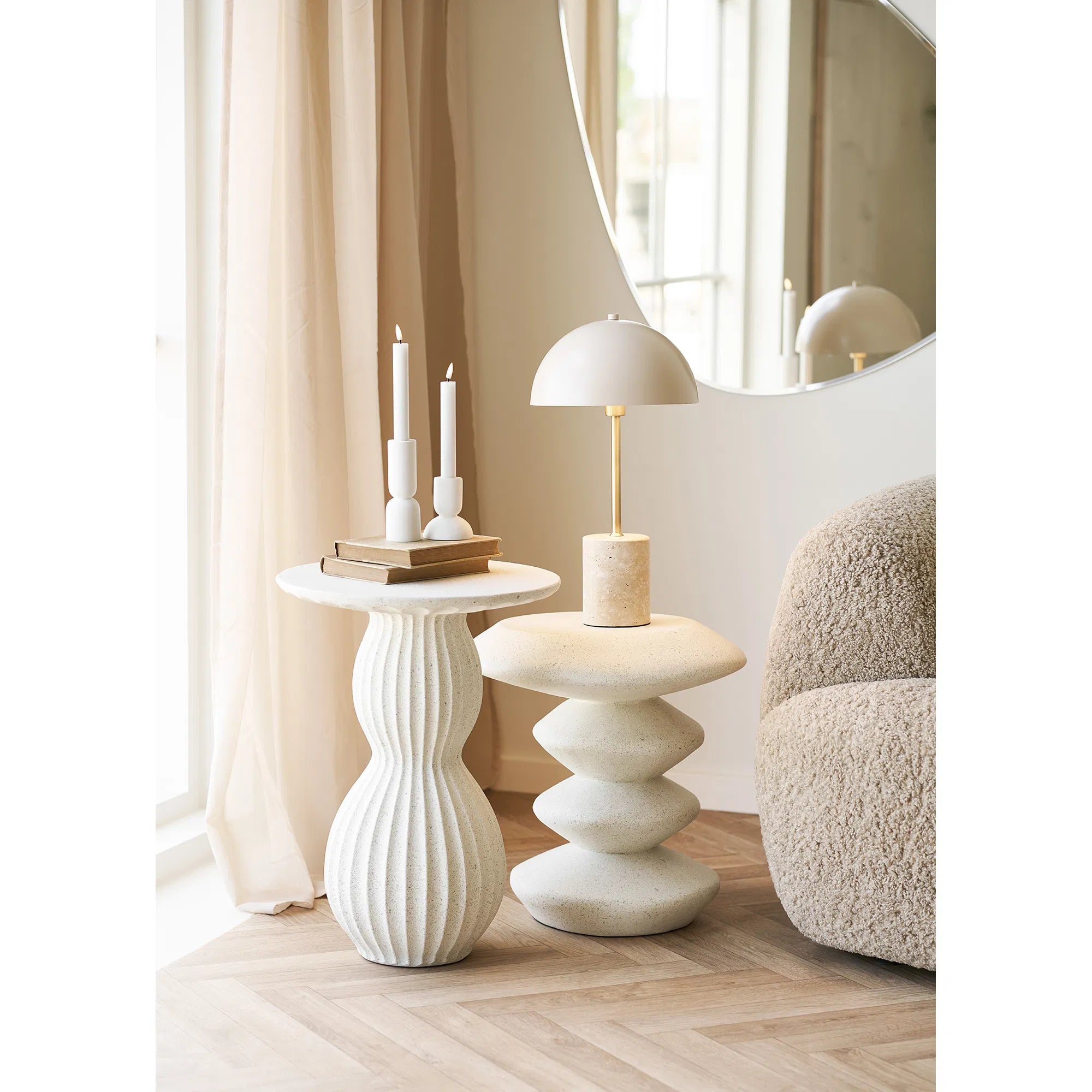 Sheffield bordslampa – elegant marmor- och metallampa i beige